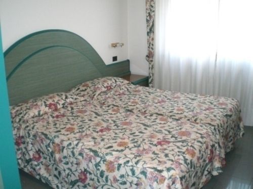 נוברה Albergo Ristorante Il Delfino מראה חיצוני תמונה